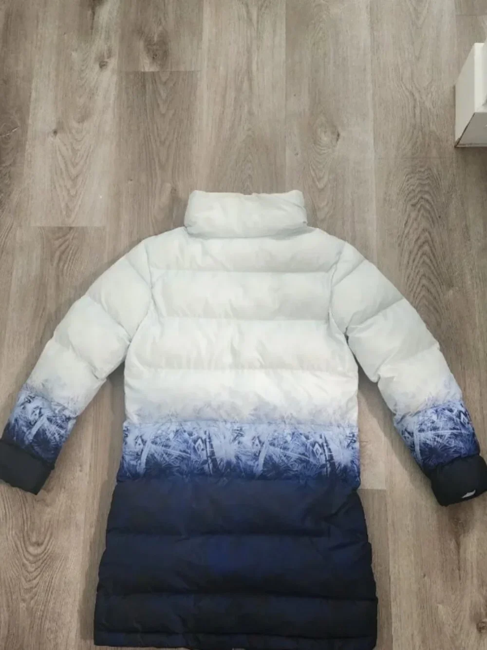 Columbia x Disney Frozen II puffer jacket, kids size Medium (10/12).
